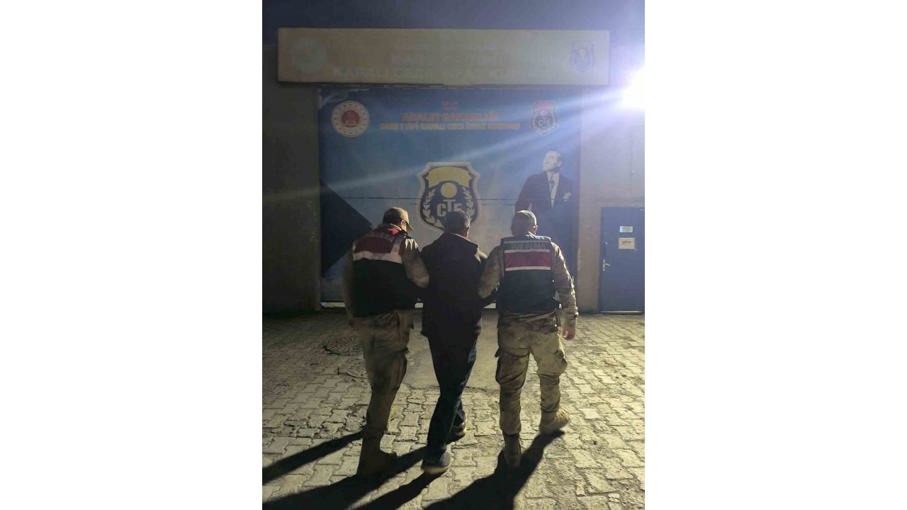 Dolandırıcılıktan Aranıyordu Kars’ta Jandarma Yakaladı