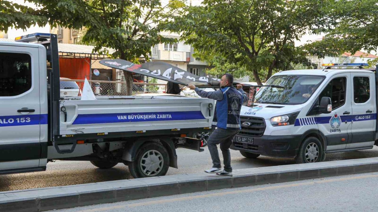 Van’da Kaldırım İşgaline Yönelik Denetimler Sürüyor