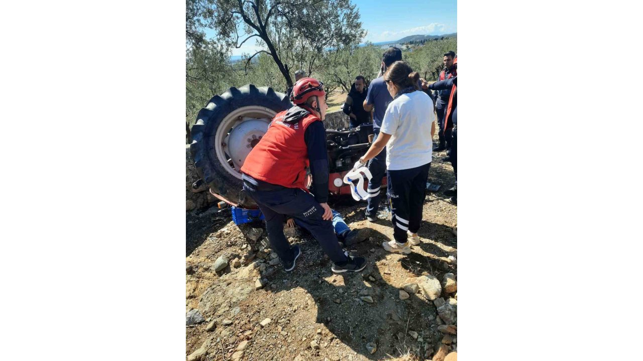 Balıkesir’de Traktör Devrildi, Sürücü Yaralandı