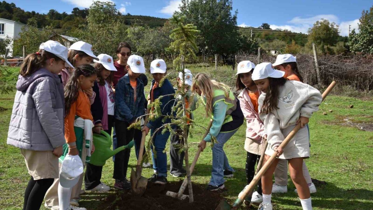 Atakumlu Çocuklar Yeşil Nesil İçin Sahada