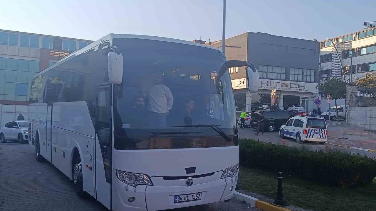 Özgürlük Filosu’ndaki Aktivistler Adli Tıp Kurumu’na Getirildi