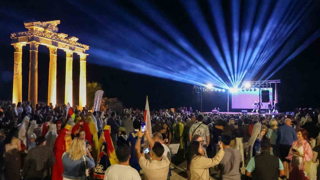 Manavgat’ta Halk Dansları Festivali Coşkusu Başladı