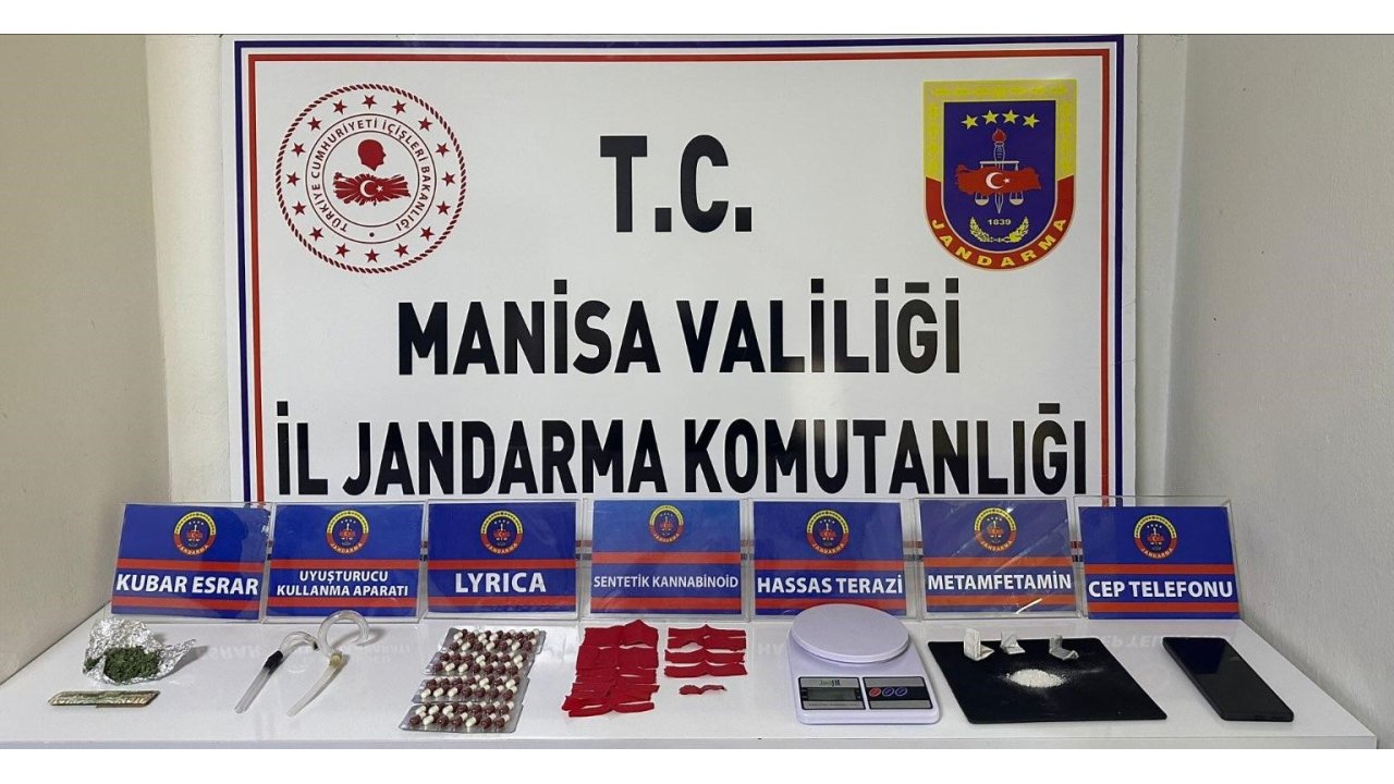Salihli’de Jandarma Uyuşturucu Tacirini Suçüstü Yakaladı
