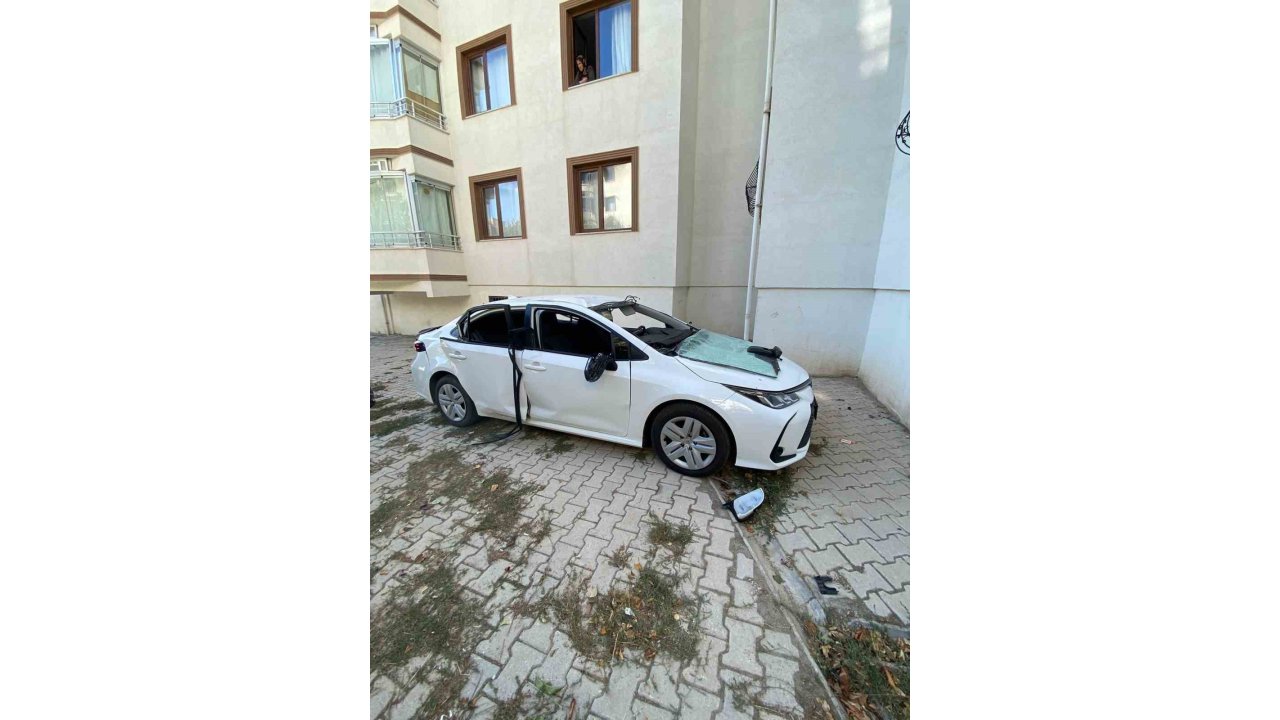 Aracın İçinde Çakmak Gazı Tüpü Patladı: 1 Çocuk Yaralı