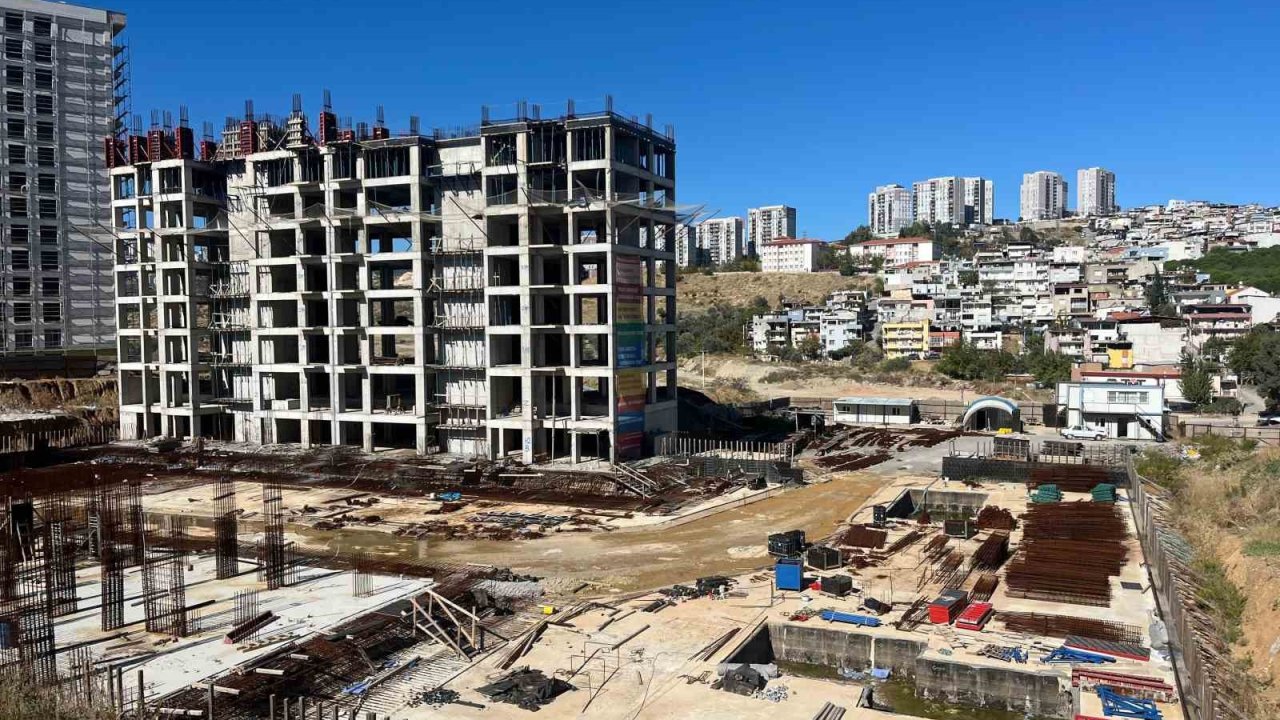 İzmir’deki Kooperatif Mağdurları Çözüm Bekliyor