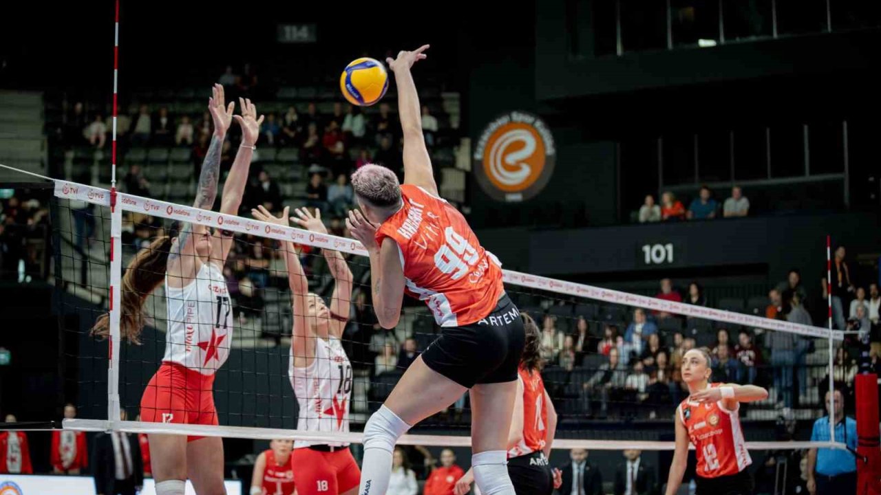 Eczacıbaşı Dynavit, Yeni Sezonu Yeni Evinde Galibiyetle Açtı