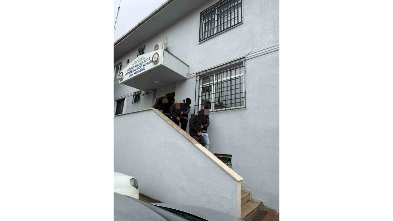 Kaçak Göçmenleri Taşıyan Organizatörler Yakalandı: 3 Tutuklama