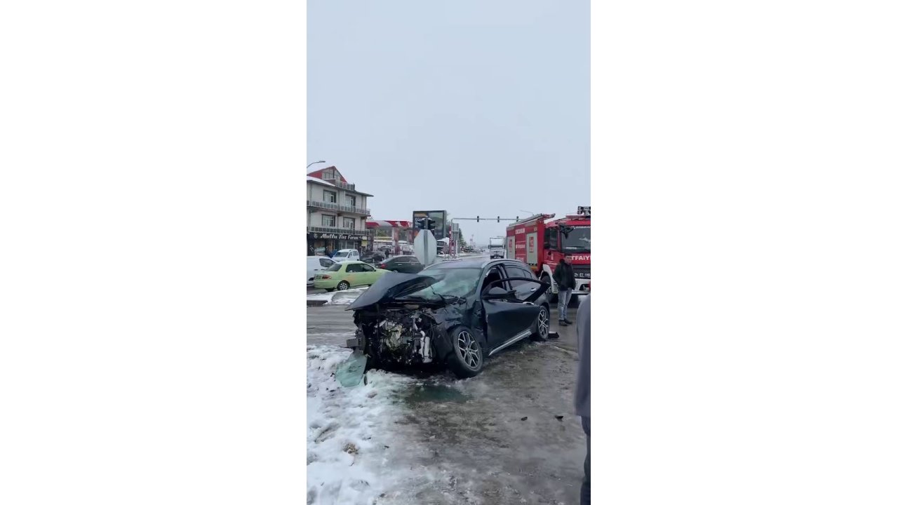 Kar Yağışı Trafik Kazalarına Neden Oldu