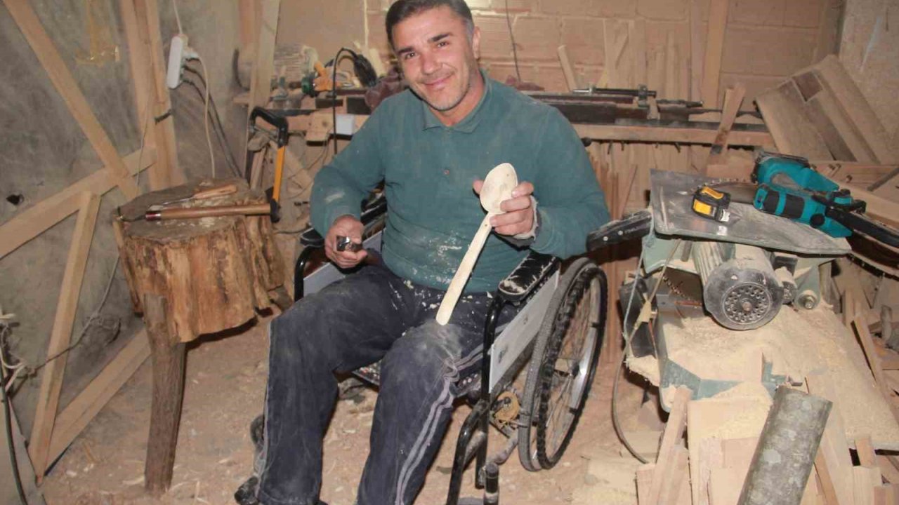 Tekerlekli Sandalyeye Mahkum Kaldı, Hayata Küsmedi