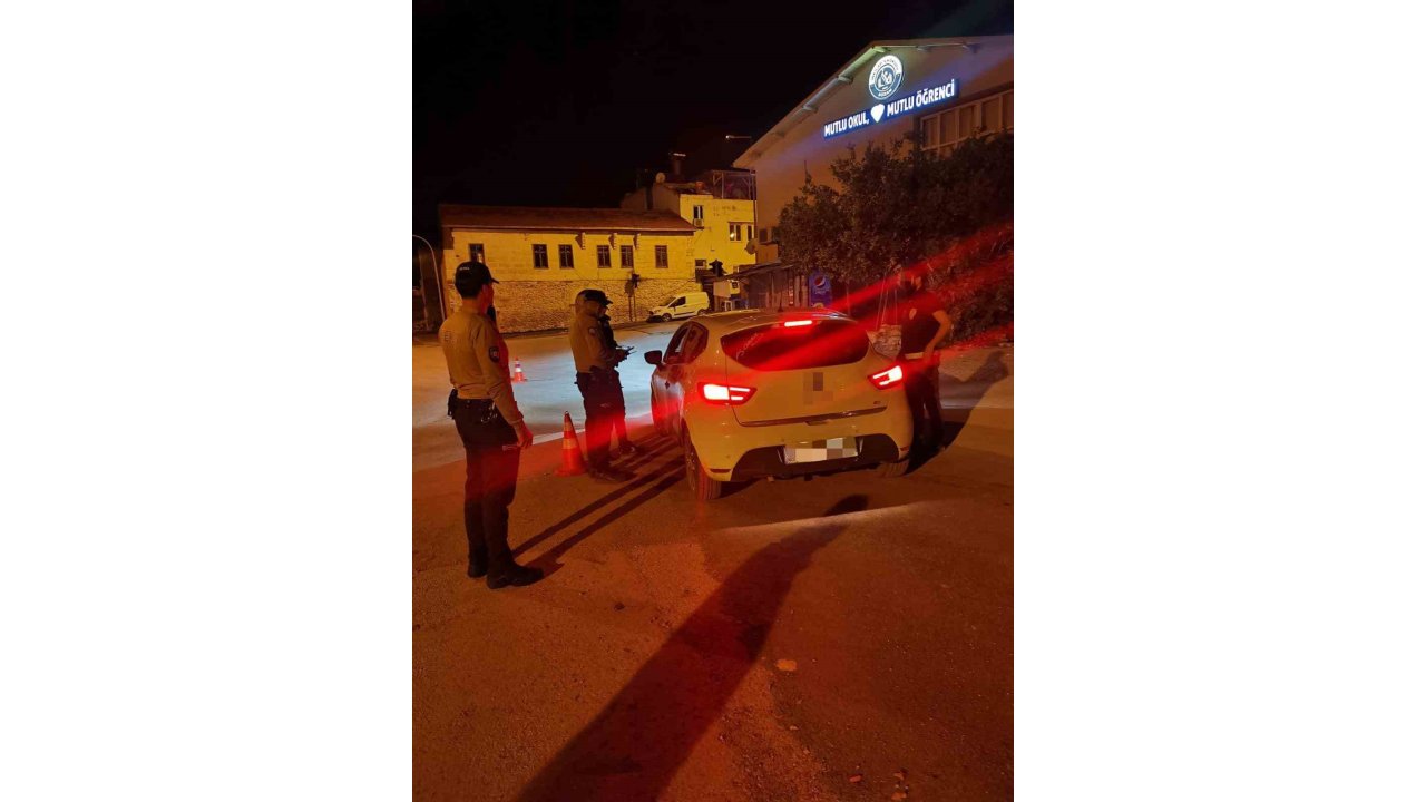 Kozan’da Modifiye Araçlara Ceza Yağdı: 16 Araç Ve 11 Motosiklet Trafikten Men Edildi