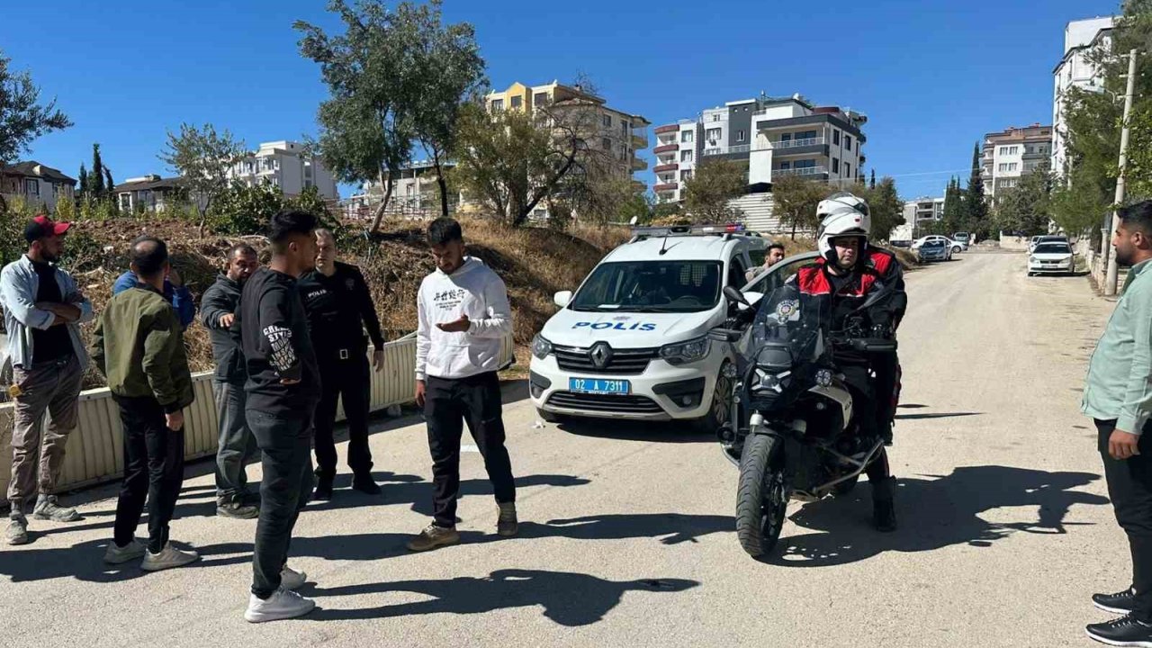 İki Grup Arasında Bıçaklı Kavga: 1 Ağır Yaralı