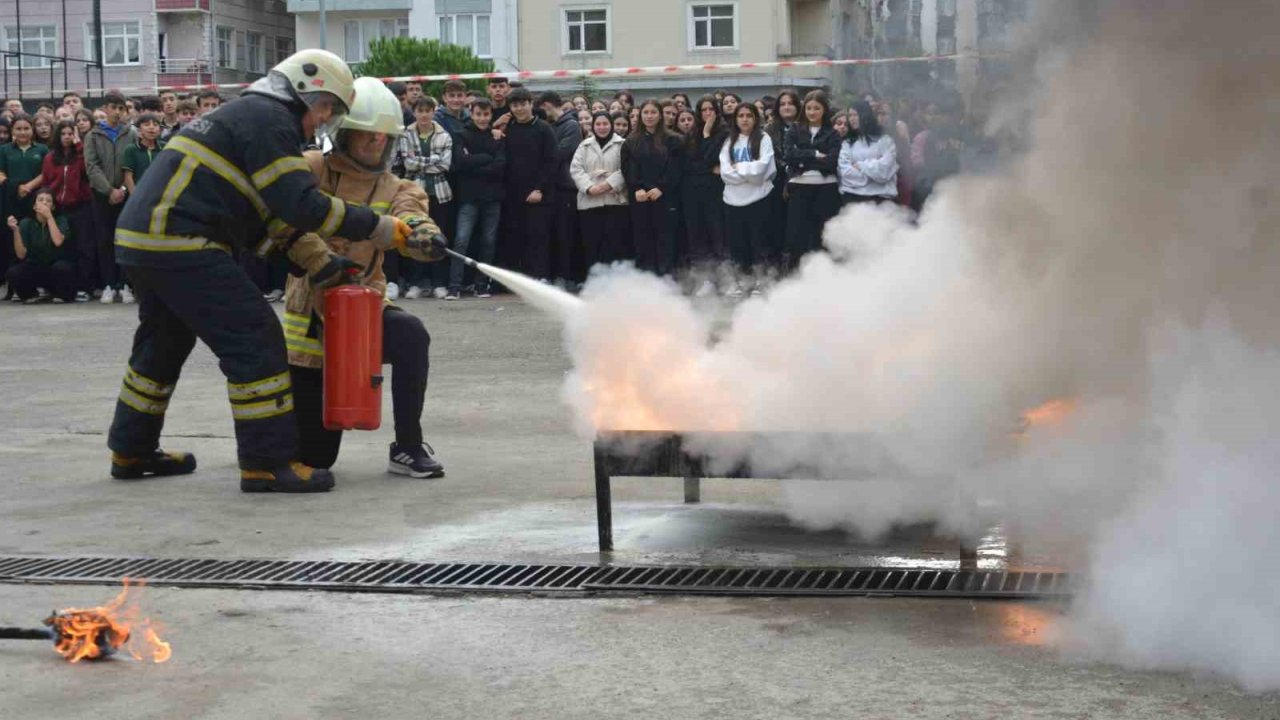 Ordu’da Öğrencilere Deprem Ve Yangınla Mücadele Eğitimi