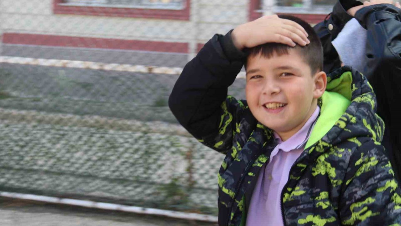 Deprem Anında Yapılması Gerekenler Öğrencilere Uygulamalı Olarak Gösterildi