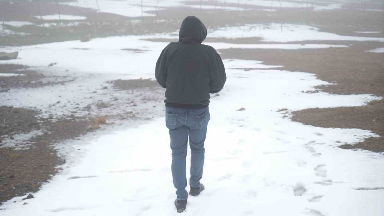 Muş’a Mevsimin İlk Karı Yağdı