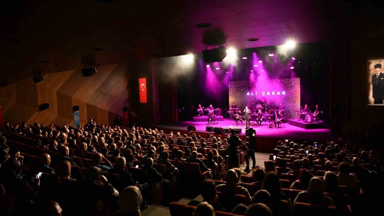 Balıkesirlilerden Üç Gün Süren 10.10 Etkinliklerine Yoğun İlgi