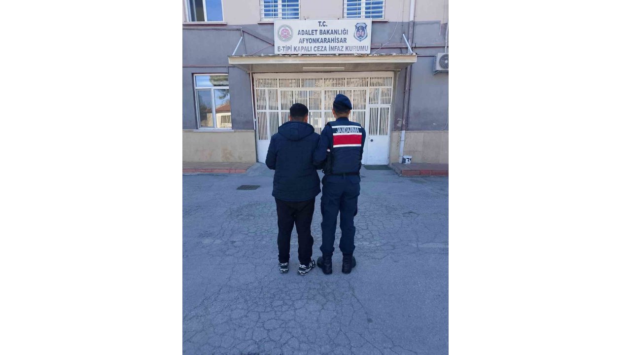 Jandarma 16 Yıl Hapis Cezasıyla Aranan Şahsı Yakaladı