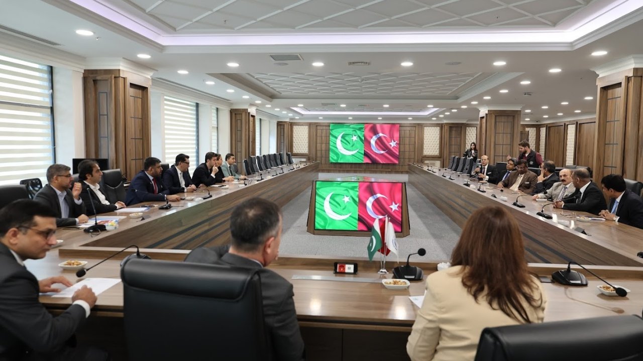 Pakistan’a Bağcılardan Yerel Yönetim Desteği