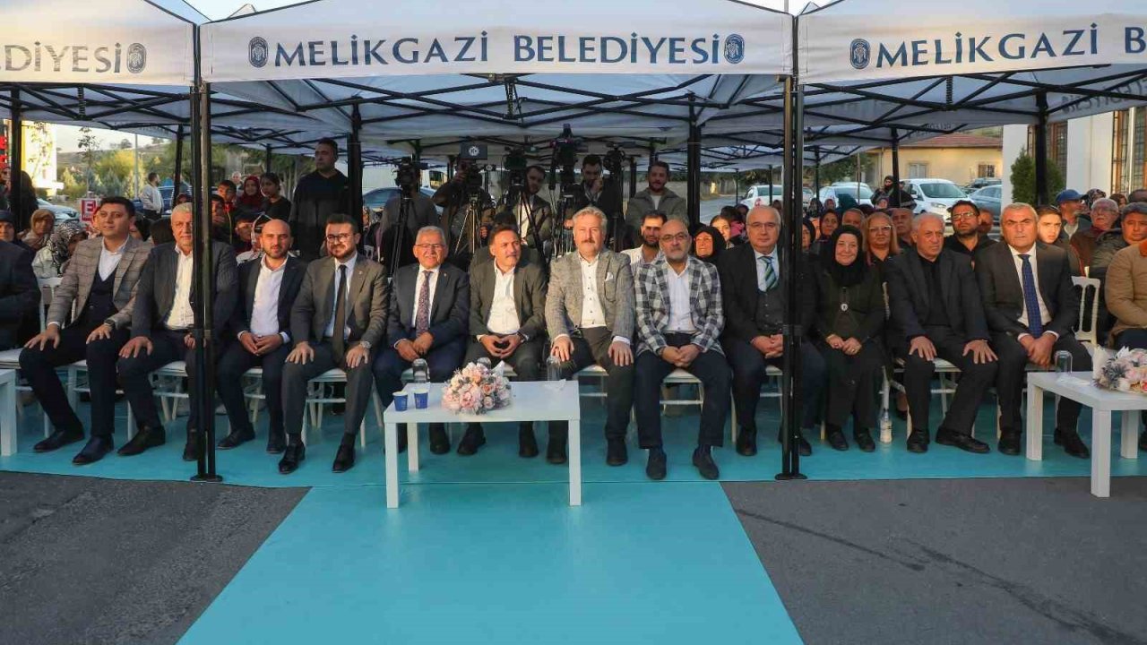 Melikgazi Belediyesi Keziban-davut Sapayer Akıl Küpü Kütüphanesi Açıldı