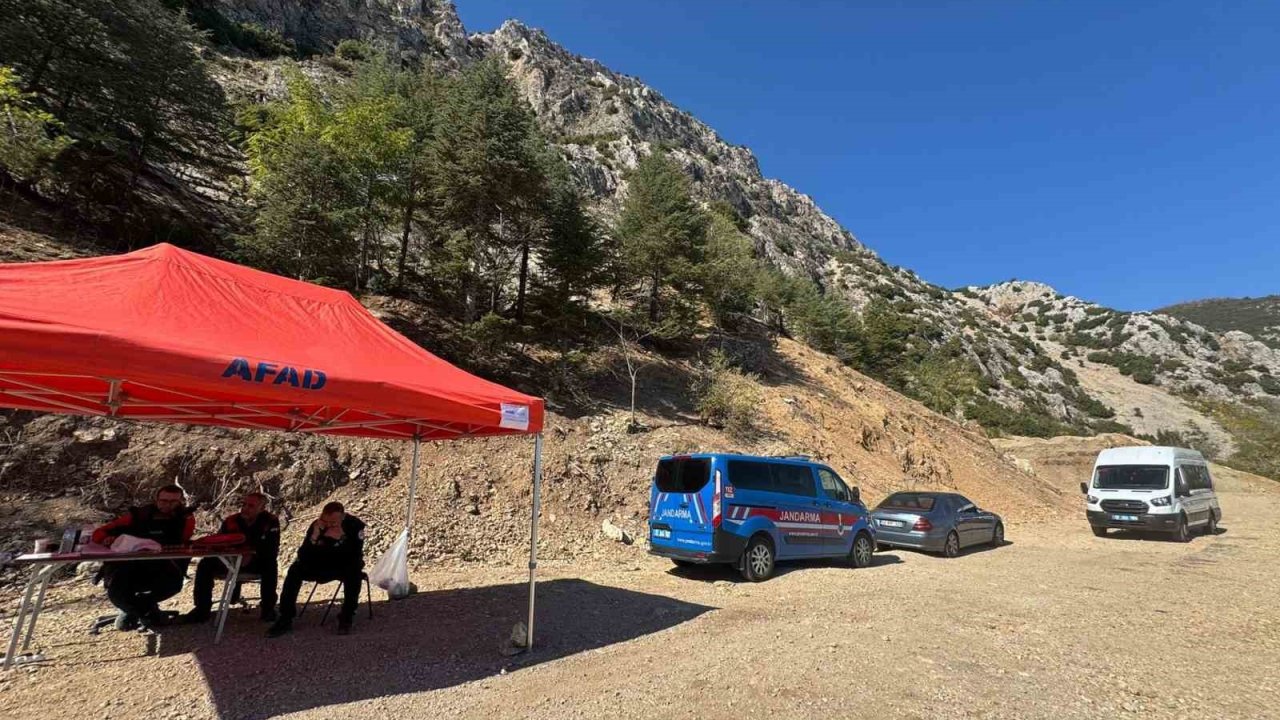 Yürüyüş İçin Çıktığı Dağda Kayboldu, 3 Gündür Aranan Yaşlı Adamı Çoban Buldu