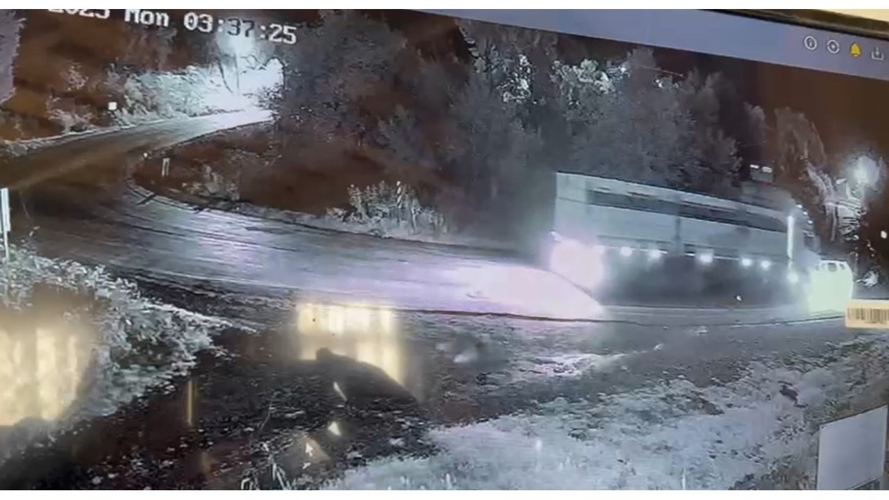 Şerit İhlali Yapan Kamyon Kazaya Neden Oldu