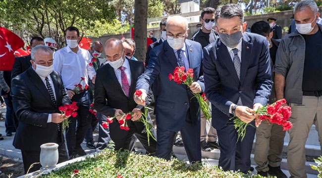 15 Temmuz Demokrasi ve Milli Birlik Günü'nde şehitler anıldı