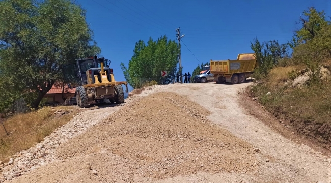 Büyükşehir Seydikemer’de Yol Çalışmalarını Sürdürüyor
