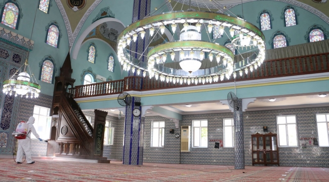 BAYRAM ÖNCESİ CAMİLER DEZENFEKTE EDİLDİ