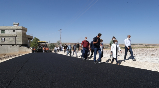 BÜYÜKŞEHİR, KIRSAL MAHALLELERDEKİ ASFALT ÇALIŞMALARINI SÜRDÜRÜYOR