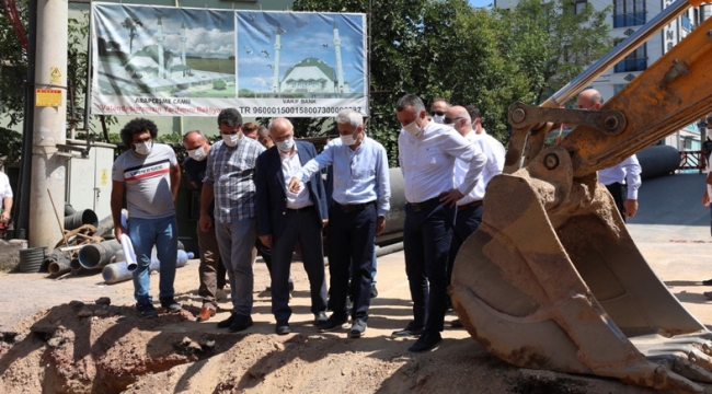 Başkan Büyükakın, “Sahadayız, şantiyedeyiz, milletimizle birlikteyiz”