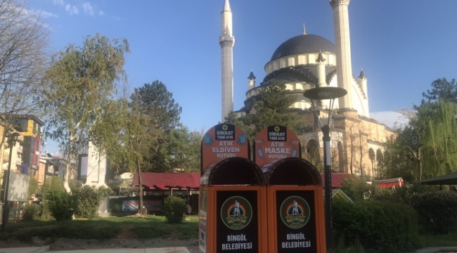 YOĞUN NOKTALARA TIBBİ ATIK KOVALARI YERLEŞTİRİLDİ