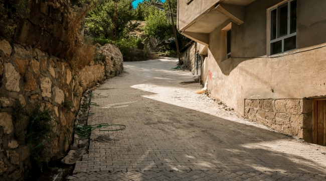 KİLİT PARKE TAŞI DÖŞEME YENİLEME ÇALIŞMALARI YAPILIYOR