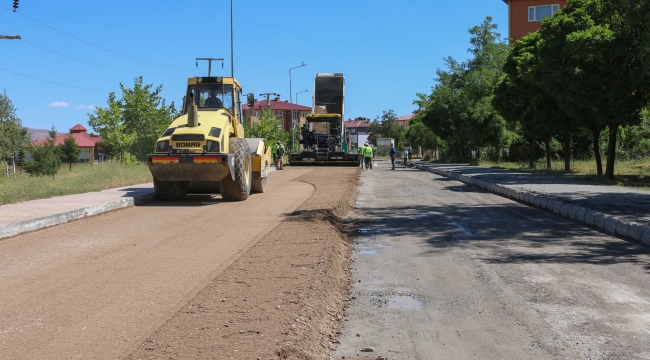 BİTLİS BELEDİYESİ’NİN ASFALT SEFERBERLİĞİ SÜRÜYOR