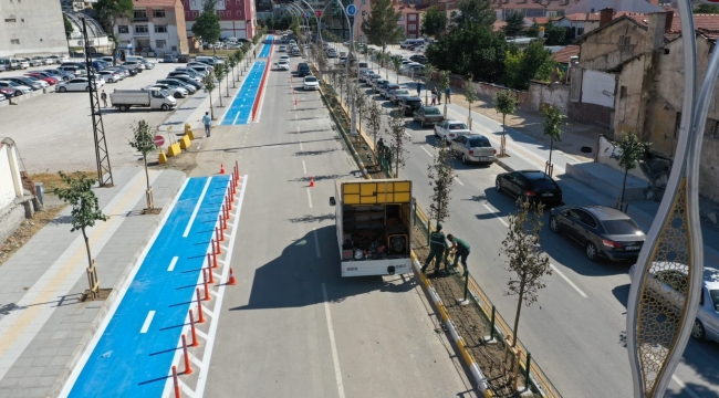 RECEP TAYYİP ERDOĞAN CADDESİ’NE BİSİKLET YOLU