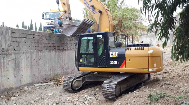 DERE TEMİZLİĞİ ÇALIŞMALARI DEVAM EDİYOR