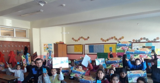 Köy okuluna kırtasiye yardımı yapıldı