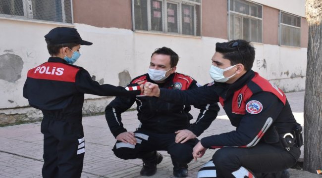 Siirt'te küçük Ali'nin polis sevgisi karşılıksız kalmadı