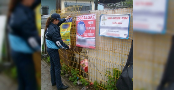 Sapanca’da izinsiz asılan tabelalar sökülüyor