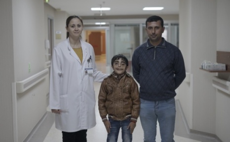 Yediği Yemekler Gözünden Gelen Minik Ali Sağlığına Kavuştu