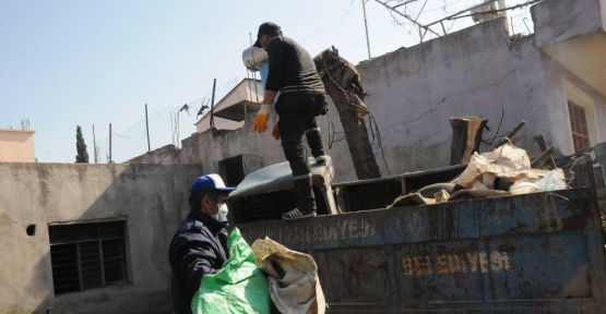 Evden 3 römork çöp çıktı