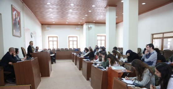 İYTE’li öğrenciler projelerini Başkan Uyar’a sundu