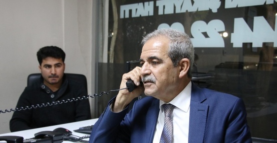 Başkan Demirkol vatandaşlardan gelen telefonları cevapladı