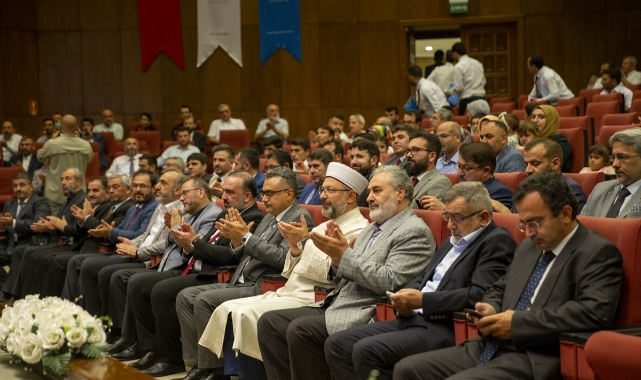Diyanet İşleri Başkanı Erbaş, Ankara Rıfat Börekçi Dini İhtisas Merkezi mezuniyet programına katıldı