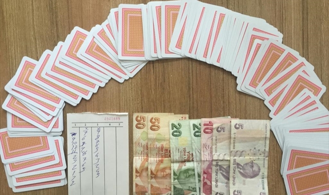Kayseri'de kumar oynayan 8 kişiye 14 bin 552 lira ceza uygulandı
