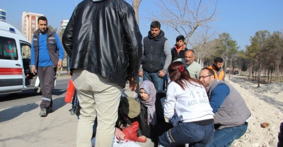 Takla atan otomobilin bayan sürücüsü yaralandı