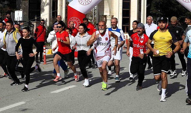 3. Cumhuriyet Halk Koşusu Söğüt'te gerçekleşti