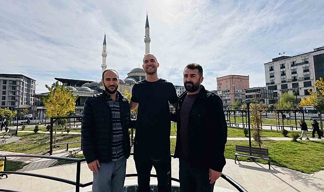 35 ülke gezen Amerikalı Yüksekova'ya ulaştı