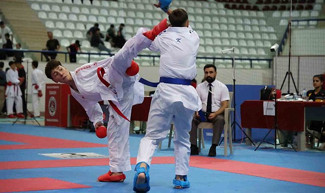 51 İlden bin 200 sporcu Elazığ'da karate için buluştu