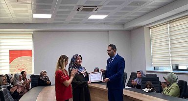 60 yaşında ilk yardım sertifikası aldı