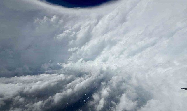 ABD ordusu, Melissa Kasırgasını görüntüledi