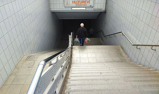 Adana'da 16 yıl önce hizmete giren metro alt geçitte yürüyen merdivenin yeri var, mekanizması yok